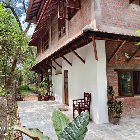Isai Ambalam Guest House Пондичери Екстериор снимка