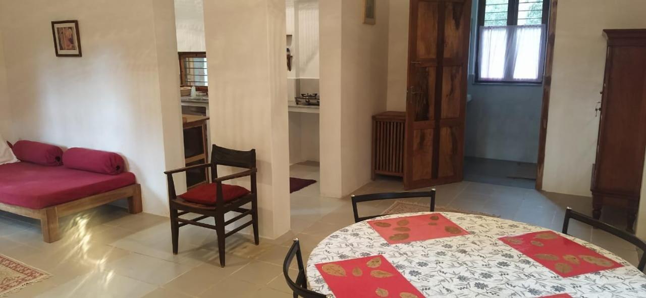 Isai Ambalam Guest House Пондичери Екстериор снимка