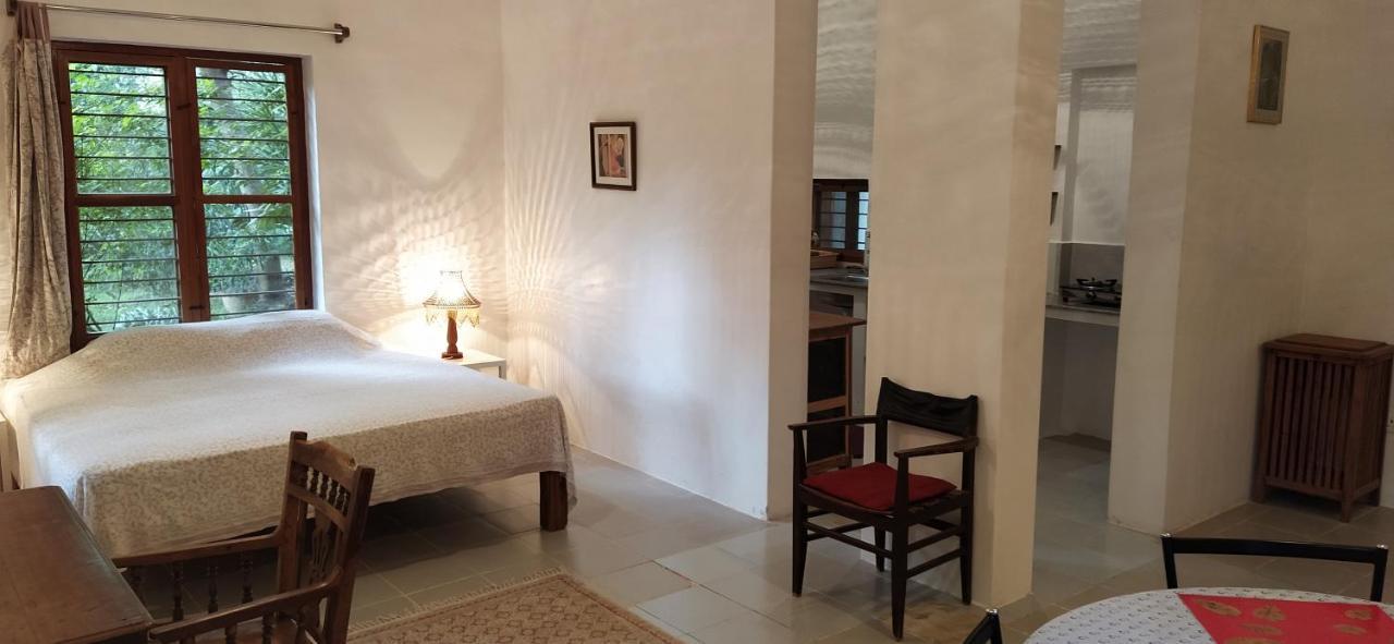 Isai Ambalam Guest House Пондичери Екстериор снимка