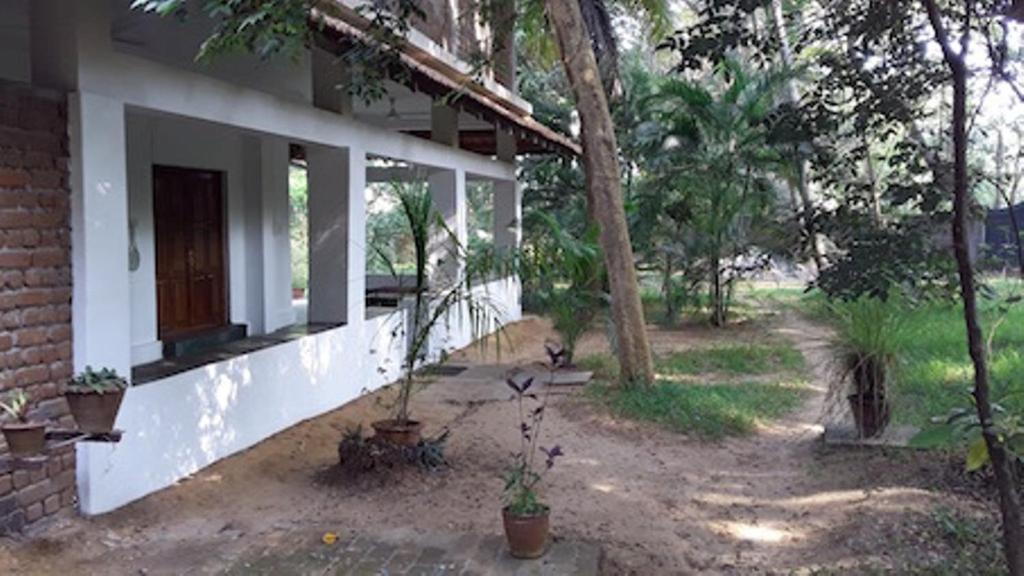 Isai Ambalam Guest House Пондичери Екстериор снимка