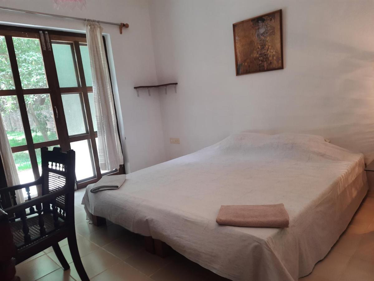 Isai Ambalam Guest House Пондичери Екстериор снимка