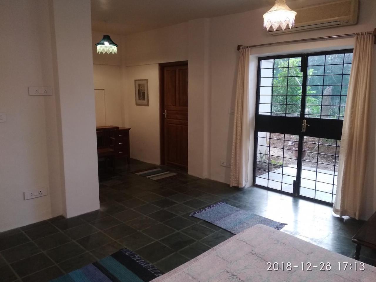Isai Ambalam Guest House Пондичери Екстериор снимка