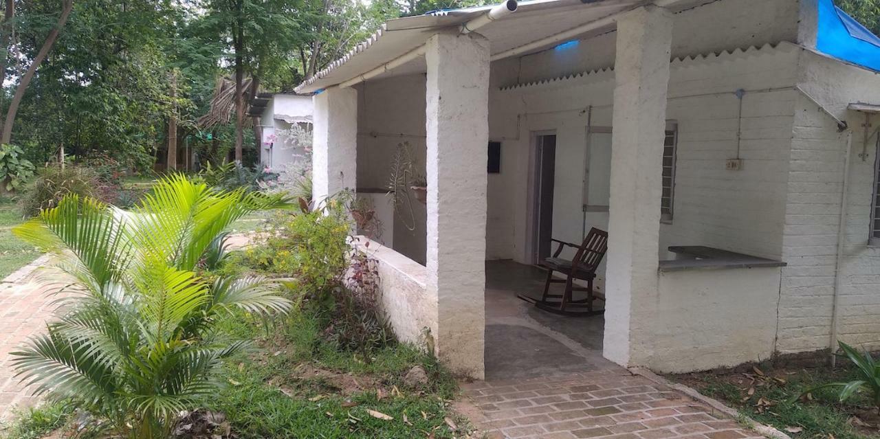 Isai Ambalam Guest House Пондичери Екстериор снимка